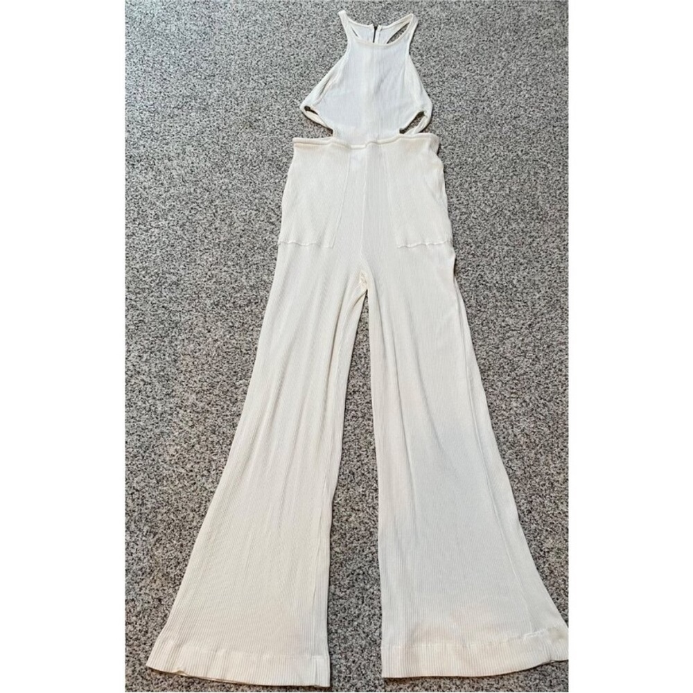 NEW FREE PEOPLE Beach White Ribbed Cut Out Romper Wide Leg Stretch Size Medium